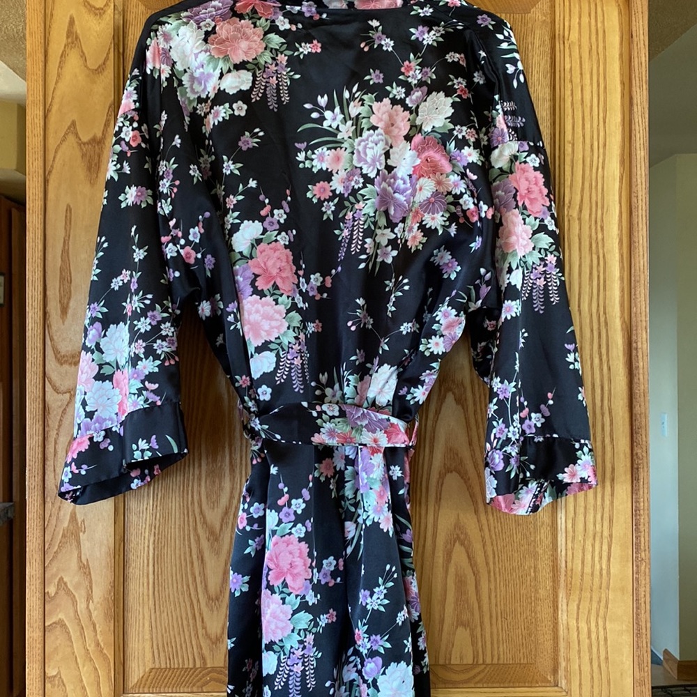 Leisureland Robe - Picture 2 of 4